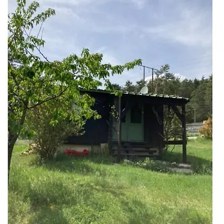 Petit Chalet Pour Amoureux De La Nature Au   domaine De Tara  * Greolieres